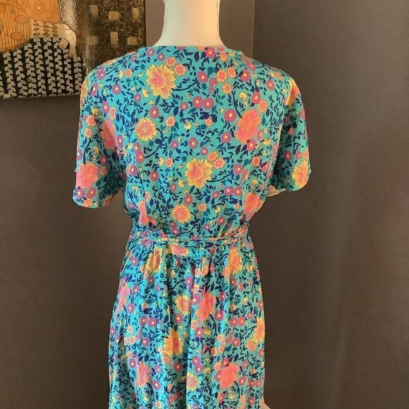 NWT ❤️ Zesica MultiFloral Wrap Around Dress 🤩💖🌸 - Picture 6 of 8